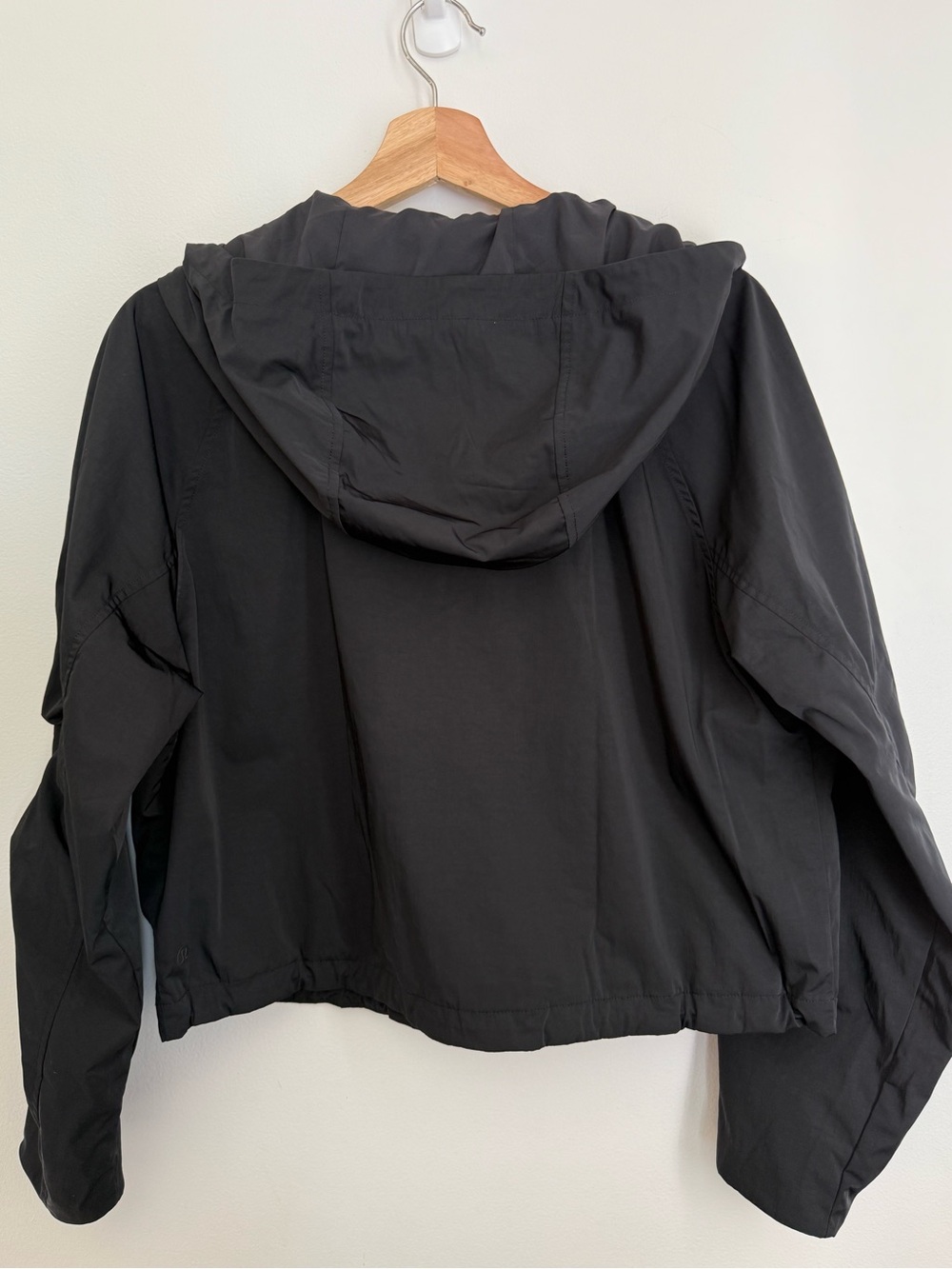 lululemon Cropped Utility Windbreaker - Picture 2 of 3